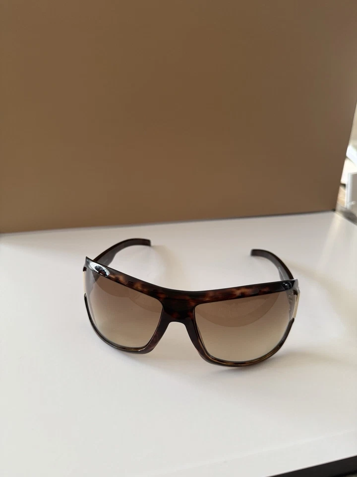 Óculos de sol marrom GUCCI escudo de concha de tartaruga – Feito na Itália – Autêntico - Imagem 1 de 4