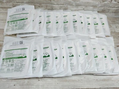 Guantes Quirúrgicos Protexis Neopreno Estériles 2D73DP70, *22 Pares* Talla: 7 *Ver Fecha* Foto 1 de 4