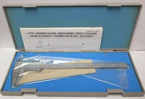 Mitutoyo 536-135 Vernier Caliper, 0-200mm  - Picture 1 of 1