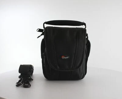 Lowepro Adventura SH 110 II Shoulder Bag - Black (LP36865) Grade A - Image 1 of 3