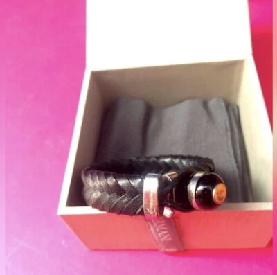 Pulsera Emporio Armani de cuero negro con detalles plateados joyería moda Foto 1 de 4