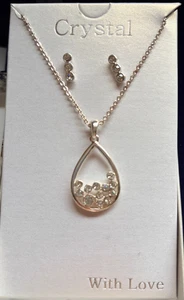 "KRISTALL" SILBERFARBEN MULTI-STEIN BESETZT ANHÄNGER MIT 3 STEINEN OHRSTECKER SET - Bild 1 von 7