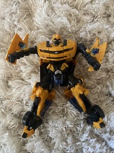 Transformers 2007 Movie Bumblebee Hasbro Deluxe Class