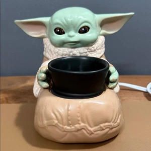 Scentsy & LucasFilm Star Wars Mandalorian THE CHILD full size wax warmer Grogu - Picture 1 of 13