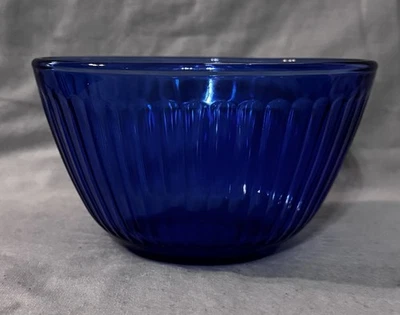 1 Vtg Pyrex Mixing Serving Bowl. Colbert Blue Glass Ribbed. Holds 3 Cups. 7401-S - Image 1 of 4