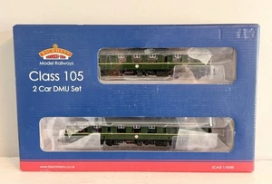 Bachmann 31-536 BR Green Class 105 2 Car DMU with Speed Whiskers Oldham/Milnrow - Picture 1 of 5