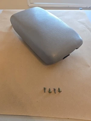 2002-2006 Toyota Camry Center Console Lid Armrest Gray Leather OEM — 第 1/4 张图片