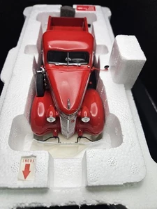 1937 Studebaker Pickup Cardinal Red 1:24 Danbury Mint - Picture 1 of 5
