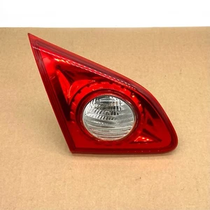 Lámpara de freno halógena interior lado izquierdo Nissan Rogue Select OEM 09-15 - Imagen 1 de 5