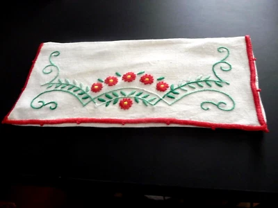 Linge ancien Porte serviette en lin brodé de fleurs - Photo 1/3