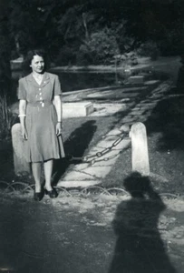 France Lille Photographer Shadow in Garden Old Snapshot Photo 1935 - Picture 1 of 3