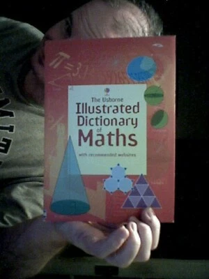 THE USBORNE ILLUSTRATED DICTIONARY OF MATHS PAPERBACK KIDS LEARNING  - Image 1 of 3