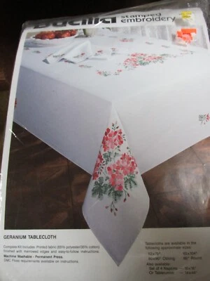 "'GERANIUM TABLECLOTH STAMPED FOR EMBROIDERY - KIT "" - BUCILLA - GIFT IDEA - Image 1 of 3
