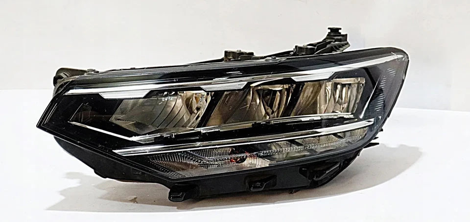 Frontscheinwerfer VW Passat B8 3G1941035Q LED Ein Stück (Rechts oder Links) - Bild 1 von 4