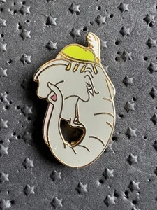 DISNEY GALLERY STORE 2001 CATTY THE ELEPHANT FROM DUMBO LE 5000 PIN - Picture 1 of 2