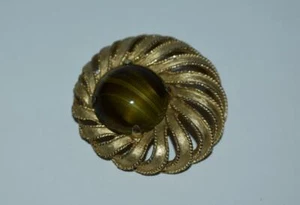 Large Beautiful Brooch Stone Sphinx Metal Gold Plated Vntage England Pins Stamp - Picture 1 of 5