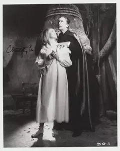 CHRISTOPHER LEE - Dracula GENUINE SIGNED AUTOGRAPH - Picture 1 of 1
