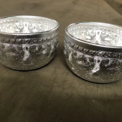 Tazón de agua tradicional tailandés de aluminio diseño tailandés color plata nuevo tamaño 4" 2 piezas  Foto 1 de 4