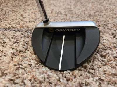 Odyssey Stroke Lab V-Line 34" con funda. El putter está casi como nuevo. Parece nuevo. Foto 1 de 4