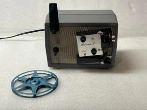 EINSCHALTEN / UNGETESTET Siehe Video Vintage Kodak Brownie 8 Filmprojektor Modell A15 - Bild 1 von 14
