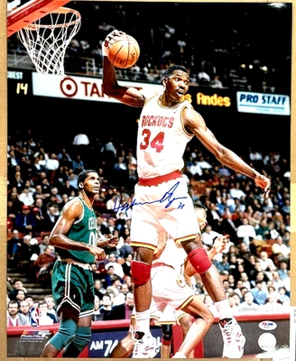 Hakeem Olajuwon Signed 16X20 Photo PSA/DNA Houston Rockets Auto PSA/DNA W15177 - Image 1 of 4