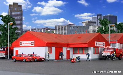 Kibri 39220 Feuerwehr Verwaltungsgebäude Feuerwache Bausatz HO 1:87 NEU - Bild 1 von 3