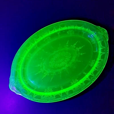 Anchor Hocking Cameo, Ballerina Dancing Girl Green Depression Glass Serving Tray - Image 1 of 4