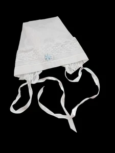 Vintage White Cotton Christening Baby Bonnet Doll Hat Lace Trim Blue Floral - Bild 1 von 8