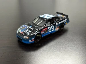 LOOSE 2002 Kevin Harvick #29 Goodwrench: E.T., 1/64 NASCAR Diecast Total Concept - Picture 1 of 7