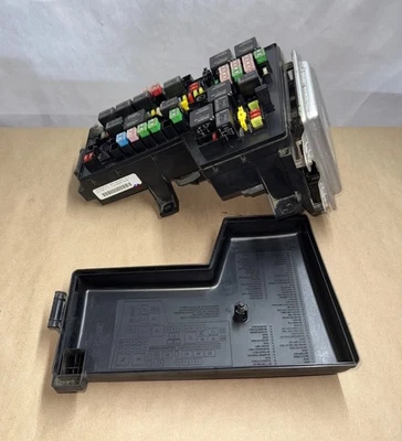2007 Dodge Dakota Totally Integrated Power Module Fuse Box TIPM 04692092AE - Image 1 of 4