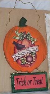 Pumpkin Sign Trick Treat Handcrafted Halloween Holiday Decoration Fall Harvest - Picture 1 of 3