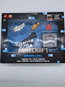 Figura de gato esmoquin nivel diamante Minecraft con accesorios - NUEVO - Imagen 1 de 8