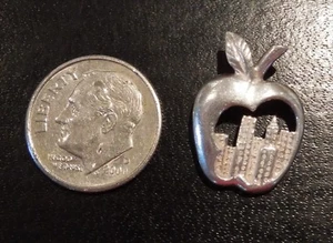 Big Apple Souvenir Charm/Pendant, Sterling - Picture 1 of 2