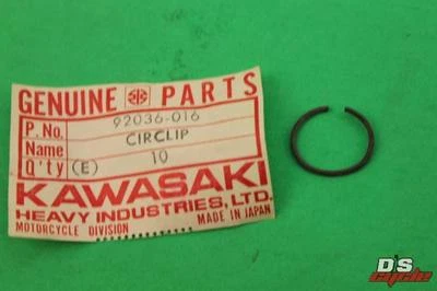 Nuevo de Lote Antiguo Kawasaki Circlip H1 KH Mach III KH500 1969-76 PIEZA # 92036-016 Foto 1 de 4