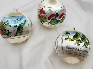 Vintage 1990 Teenage Mutant Ninja Turtles Satin Merry Christmas Ball Ornament Set 3 - Bild 1 von 9