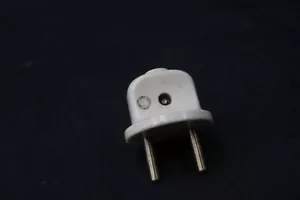 1 x alter Stecker Bakelit Netzstecker Vintage Retro Ersatzteil Lampe Radio - Picture 1 of 4