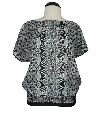 Blusa ECI Dolman M MEDIANA Estampado Negro Blanco Foto 1 de 4