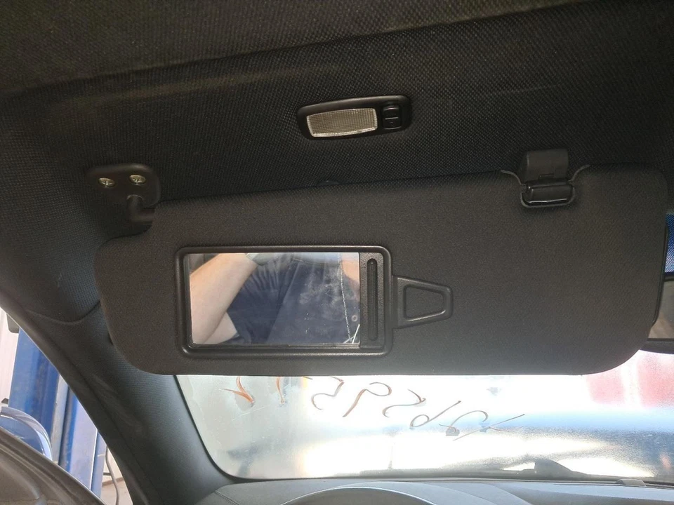 Hyundai Genesis 2014 conductor parasol izquierdo cupé usado 268-11531L Foto 1 de 4