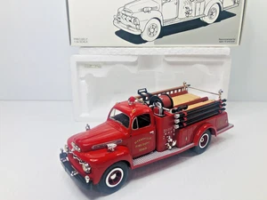 Camión de bomberos Ford F-7 1951 primera marcha 1:34 caja original completa con accesorios - Imagen 1 de 15
