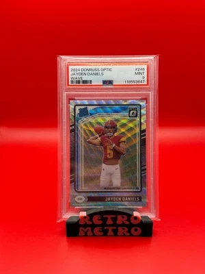 Óptica Panini Donruss 2024 - Clasificado Novato Jayden Daniels #248 Wave Prizm/300... Foto 1 de 2