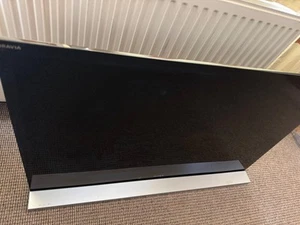 Sony BRAVIA 46" LCD TV with Integrated Sony Speaker Stand - Bundle Deal - Picture 1 of 12