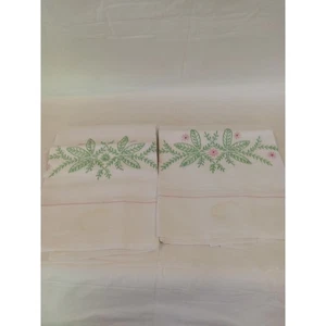 Par de fundas de almohada vintage bordadas florales verde rosa algodón cottagecore - Imagen 1 de 6