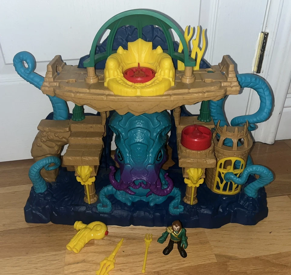 Imaginext DC Atlantis Aquaman Ocean Kingdom Play set Figures Accessories shooter - Image 1 of 1