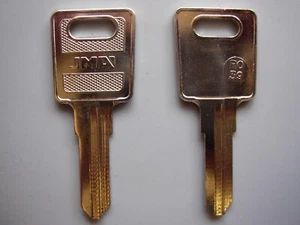 Ronis Replacement Filing Cabinet Key CC401 - CC600. Lockers, tambors & pedestals - Picture 1 of 2