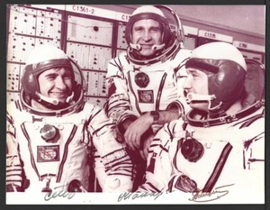Russia USSR photograph signed by 3 Soviet Cosmonauts - Picture 1 of 2