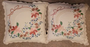 Set of 2 Embroidered Square Throw Pillows Decorative Multicolor Flowers Lace vtg - Picture 1 of 9