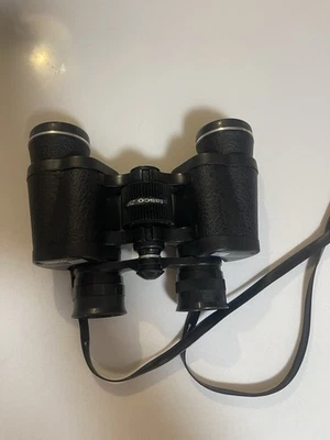 Vtg TASCO FULLY COATED OPTICS 8X30 BINOCULARS FIELD 393ft@ 1000yds Zip focus - Image 1 of 4