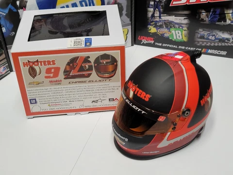 CHASE ELLIOTT 2020  HOOTERS 1/2 SCALE COLLECTIBLE MINI REPLICA HELMET Cover