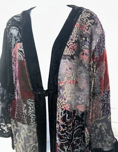 Chaqueta Kimono Flocada Terciopelo Seda Burnout Talla 2 (GRANDE) De Colección Chicos Usada en Excelente Condición - Imagen 1 de 10
