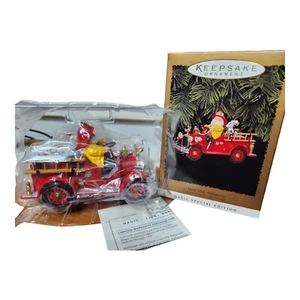 Hallmark 1996 North Pole Volunteers Light Motion Sound Santa Firetruck signiert - Bild 1 von 16